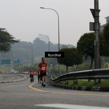 Runner Photo 7033318