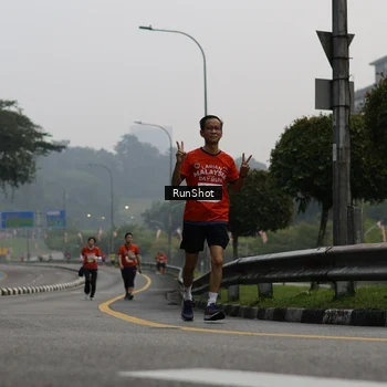Runner Photo 7033340