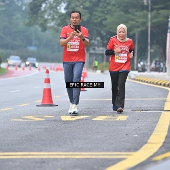 Runner Photo 7033349