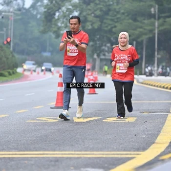 Runner Photo 7033351
