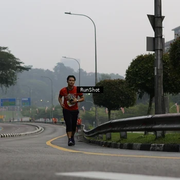 Runner Photo 7033353