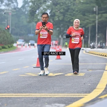 Runner Photo 7033357