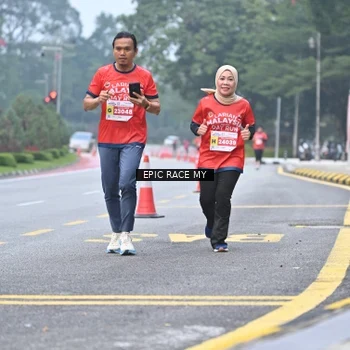 Runner Photo 7033358