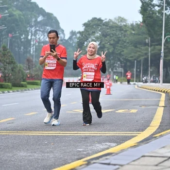 Runner Photo 7033362