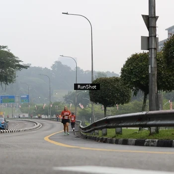 Runner Photo 7033371