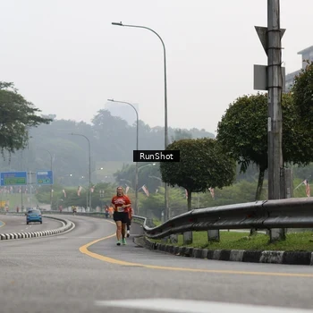 Runner Photo 7033374