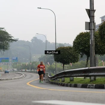 Runner Photo 7033378