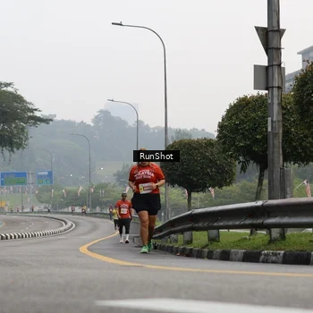 Runner Photo 7033386