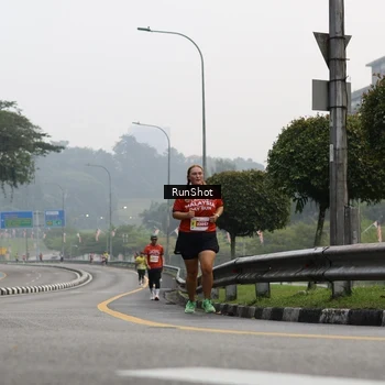 Runner Photo 7033390