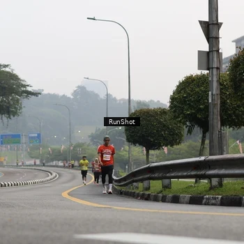 Runner Photo 7033403