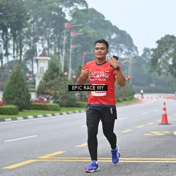 Runner Photo 7033409