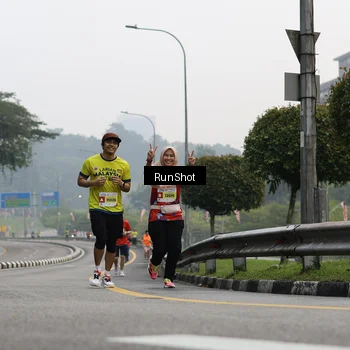 Runner Photo 7033444