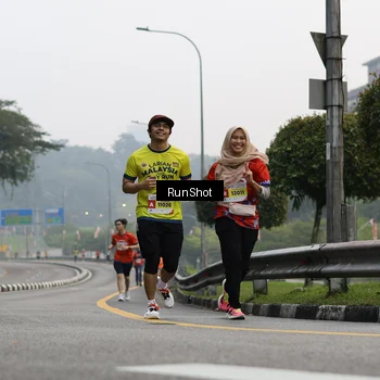 Runner Photo 7033446