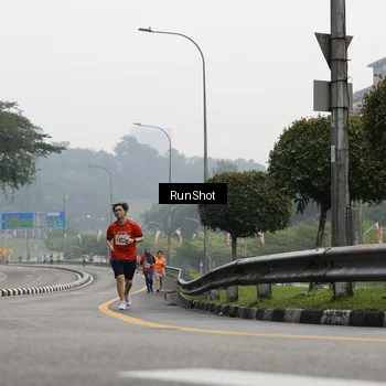 Runner Photo 7033452