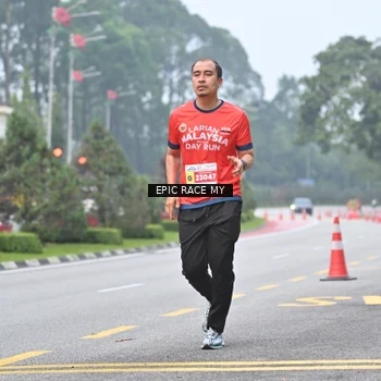 Runner Photo 7033475
