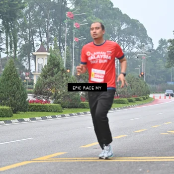 Runner Photo 7033491