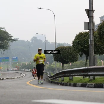 Runner Photo 7033511