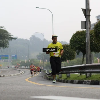Runner Photo 7033513