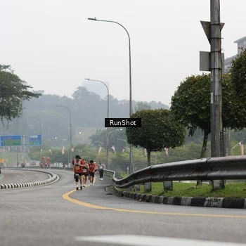 Runner Photo 7033518