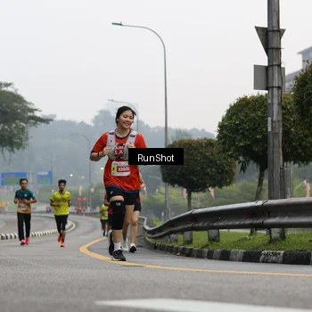 Runner Photo 7033541