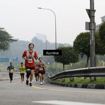 Runner Photo 7033542
