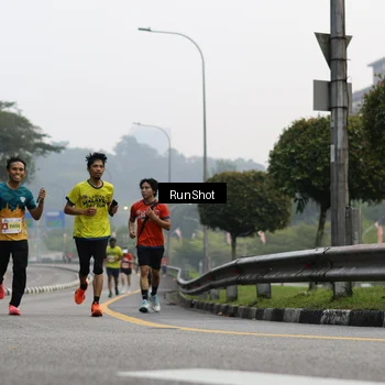 Runner Photo 7033546