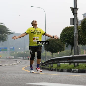 Runner Photo 7033593