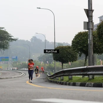 Runner Photo 7033617