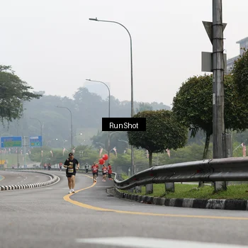 Runner Photo 7033624
