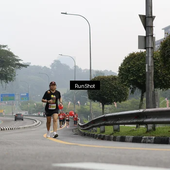 Runner Photo 7033639