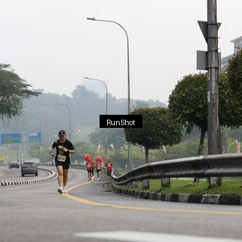 Runner Photo 7033640