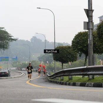Runner Photo 7033644