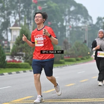 Runner Photo 7033652