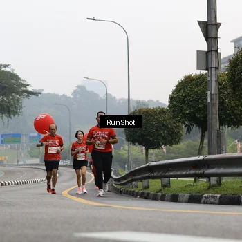 Runner Photo 7033665