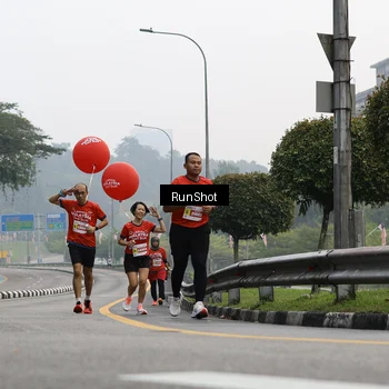 Runner Photo 7033668