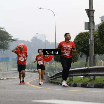 Runner Photo 7033672