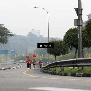 Runner Photo 7033673