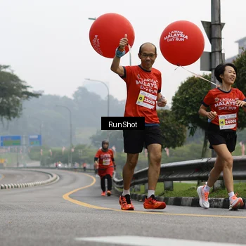 Runner Photo 7033677
