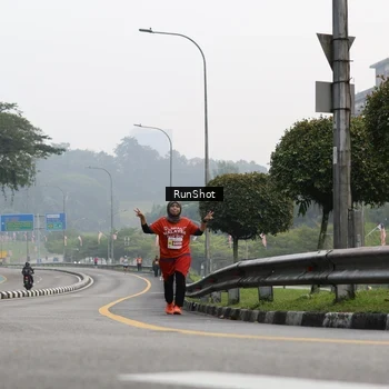 Runner Photo 7033693