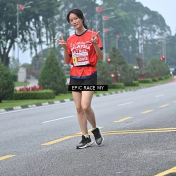 Runner Photo 7033696