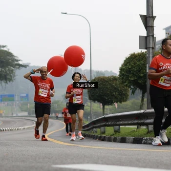 Runner Photo 7033704