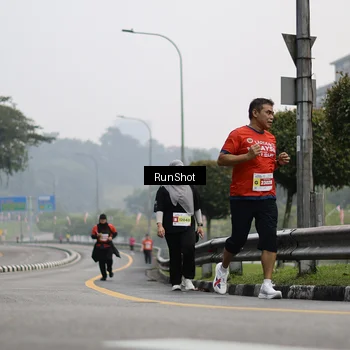Runner Photo 7033713