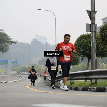 Runner Photo 7033719