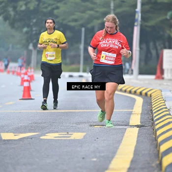 Runner Photo 7033723