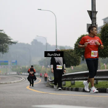 Runner Photo 7033724