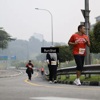 Runner Photo 7033751
