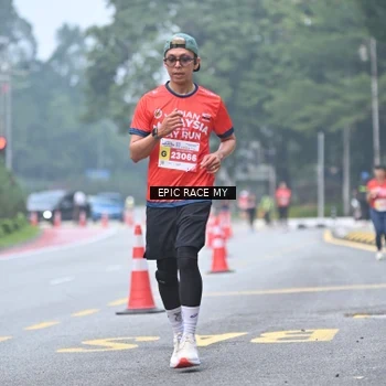 Runner Photo 7033863