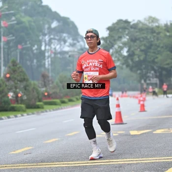 Runner Photo 7033872