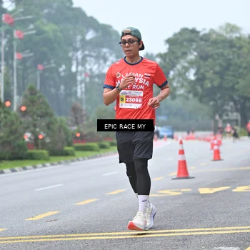Runner Photo 7033875
