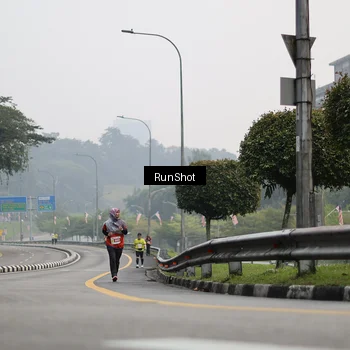 Runner Photo 7033879